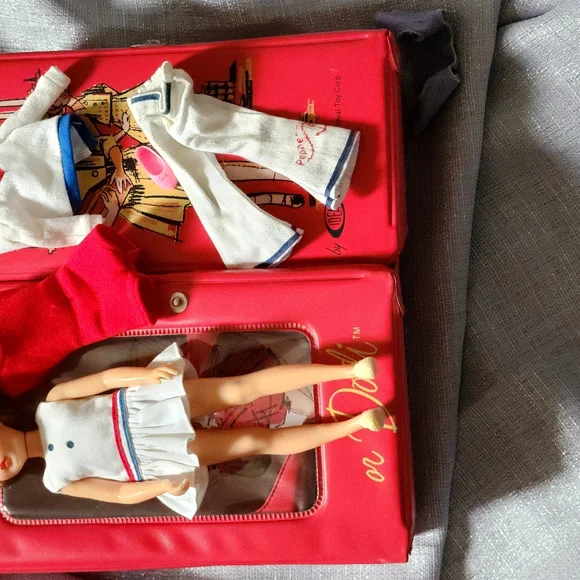 VTG IDEAL PEPPER DOLL + STUDENT DOLL CASE ACCESSORIES